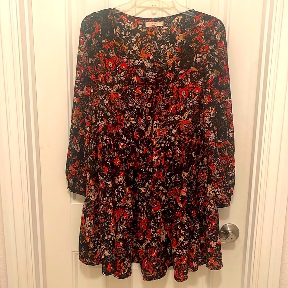 CHELSEA & VIOLET TIERED EMPIRE FLORAL DRESS women’s SMALL.‎ New without tags.